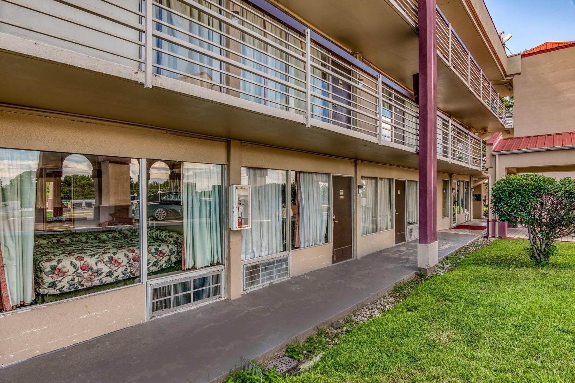 Oyo Hotel Jackson North I-55 Dış mekan fotoğraf